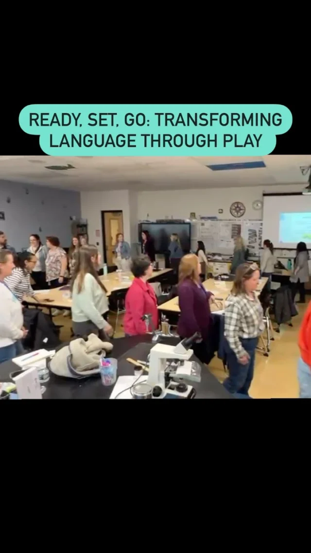 I had so much fun during my session Ready, Set, Go: Transforming Language Classrooms Through Play at CI Mitten! 

Seeing this big group of educators having a great time and playing games made me so happy. 

🍋‍🟩Agua de Limones, is especially close to my heart because I used to play it at school when I was a little girl. Thank you to all the teachers who came to my session. I had a blast 💙
Thank you @spanishfunwsraj  for the video! 

#iteachspanish #profe #brainbreak #maestra #spanishteacher #elementaryspanishteachers